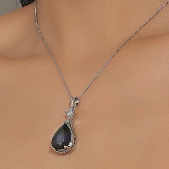 🆕Waterdrop Crystal Necklace!!!  Brand New!!! - Picture 4 of 7